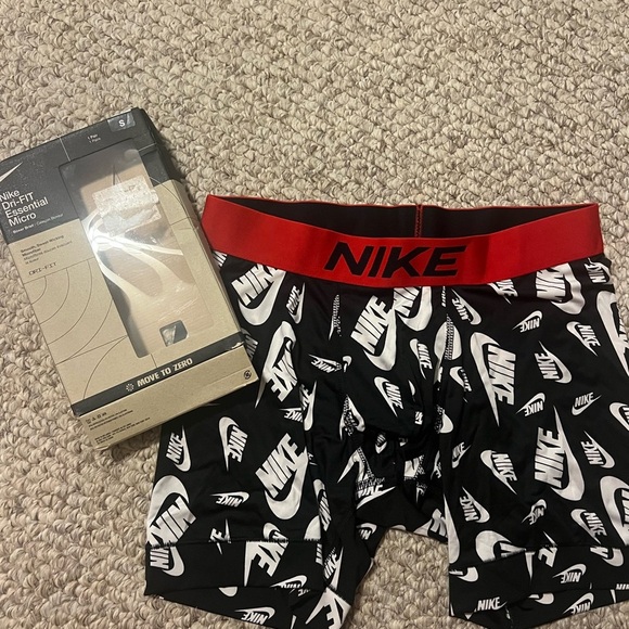 Nike Dri-Fit Boxer Briefs Essential Micro Small NIB - Picture 1 of 1